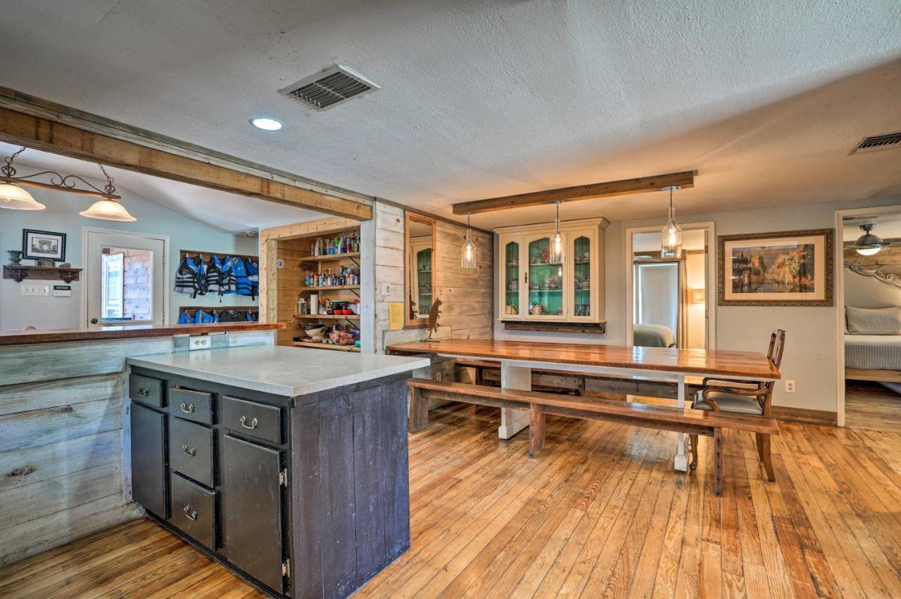 Waterfront Guadalupe River Lodge Home With Dock! Seguin Exterior foto